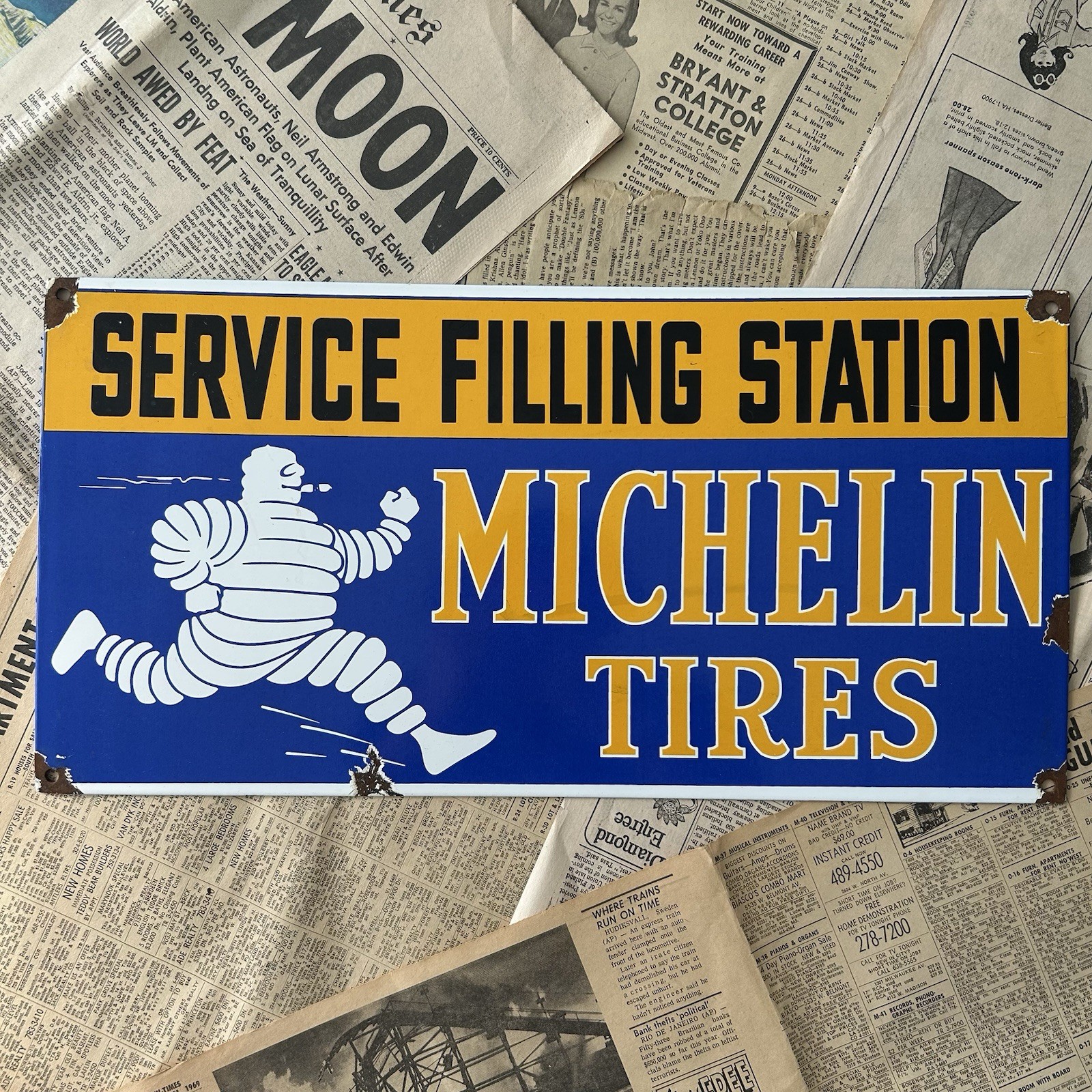 VINTAGE MICHELIN TIRES SERVICE FILLING STATION 18X9 INCHES PORCELAIN ENAMEL SIGN