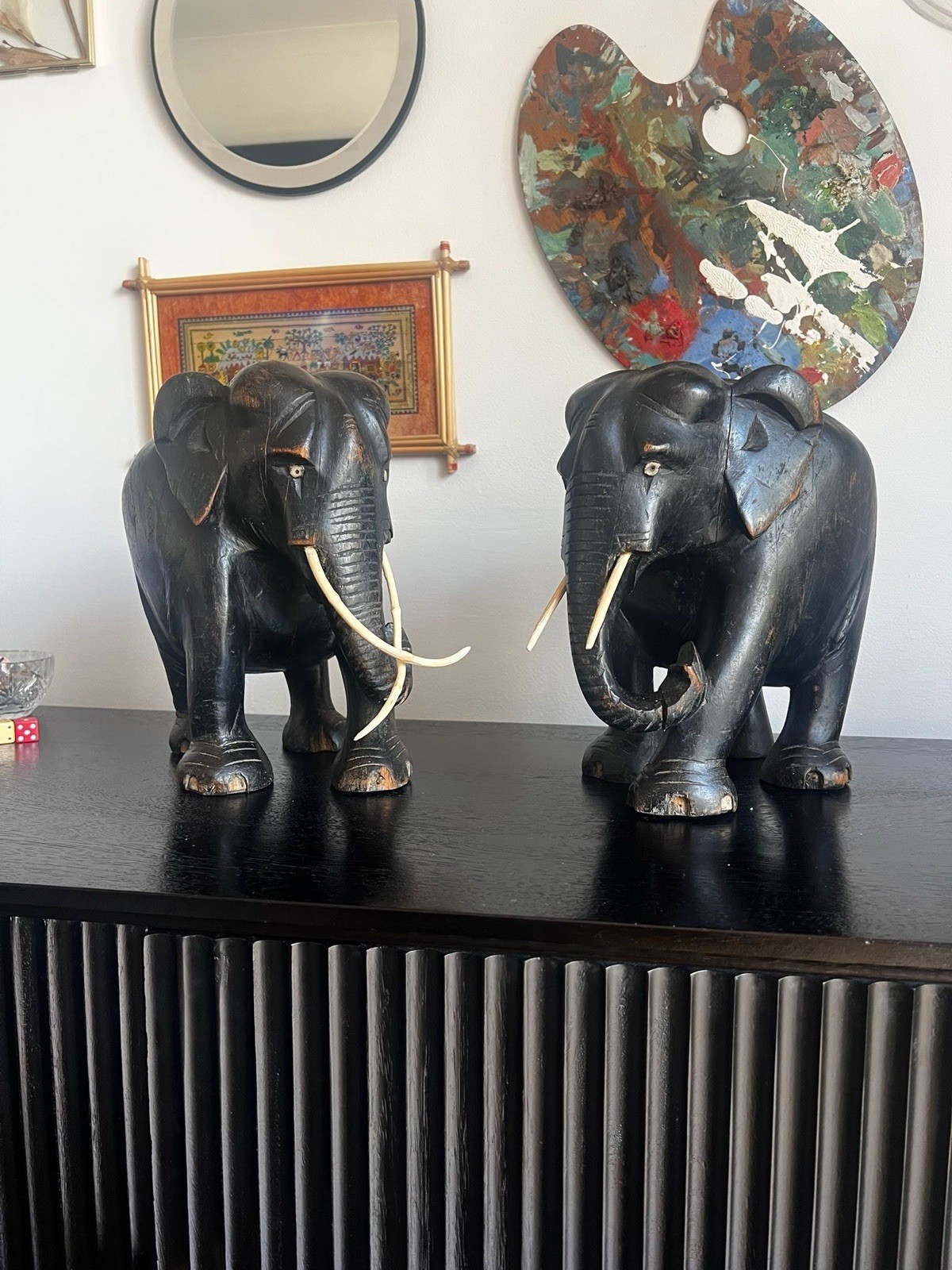 LARGE 6.7kg PAIR OF EBONISED HAND CARVED WOODEN ELEPHANTS LARGE 6.7kg PAIR OF EBONISED HAND CARVED WOODEN ELEPHANTS