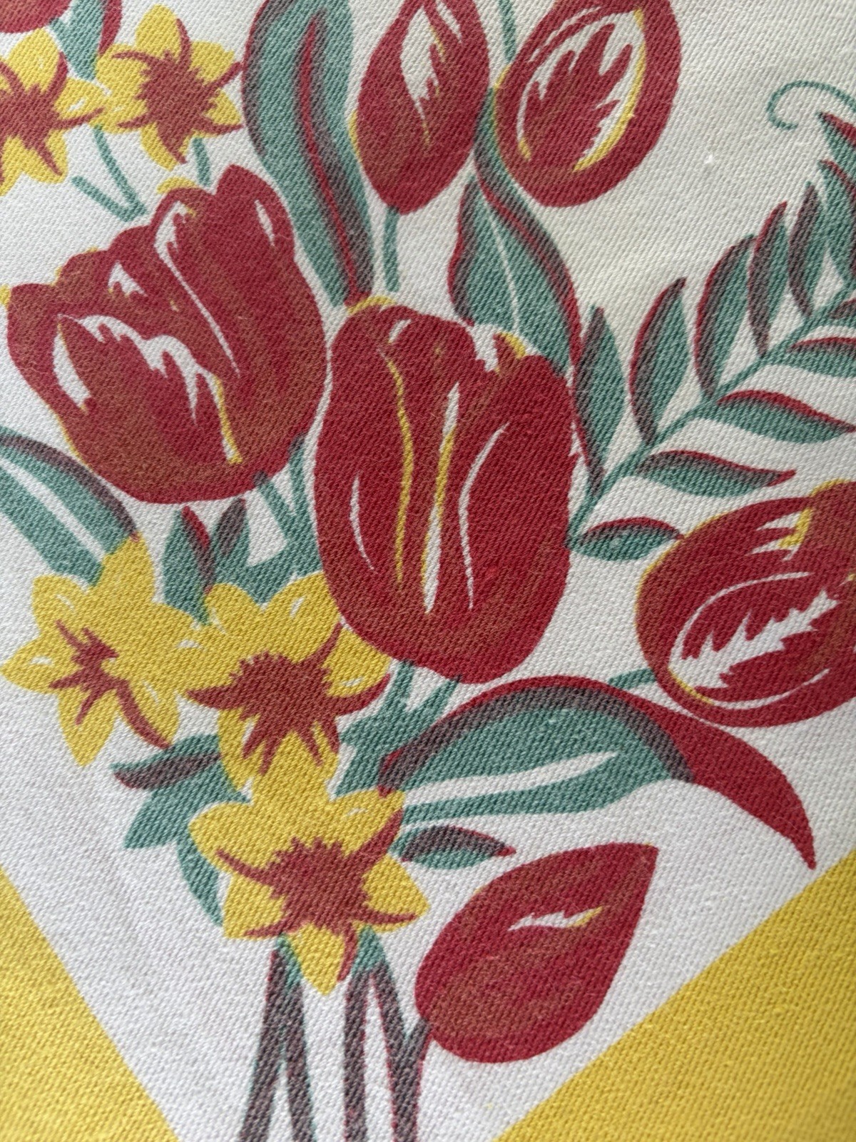 Stunning Vtg Tablecloth / Topper Red TULiPS Yellow Anemones Green VIBRANT 36x 34