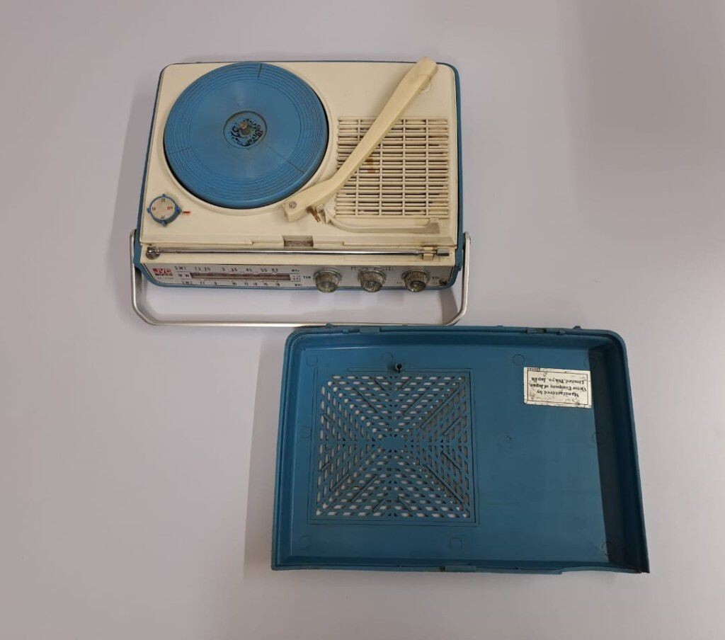 JVC Nivico RS 2100A Radio Phonograph SW MW Victor Company Of Japan As Is 