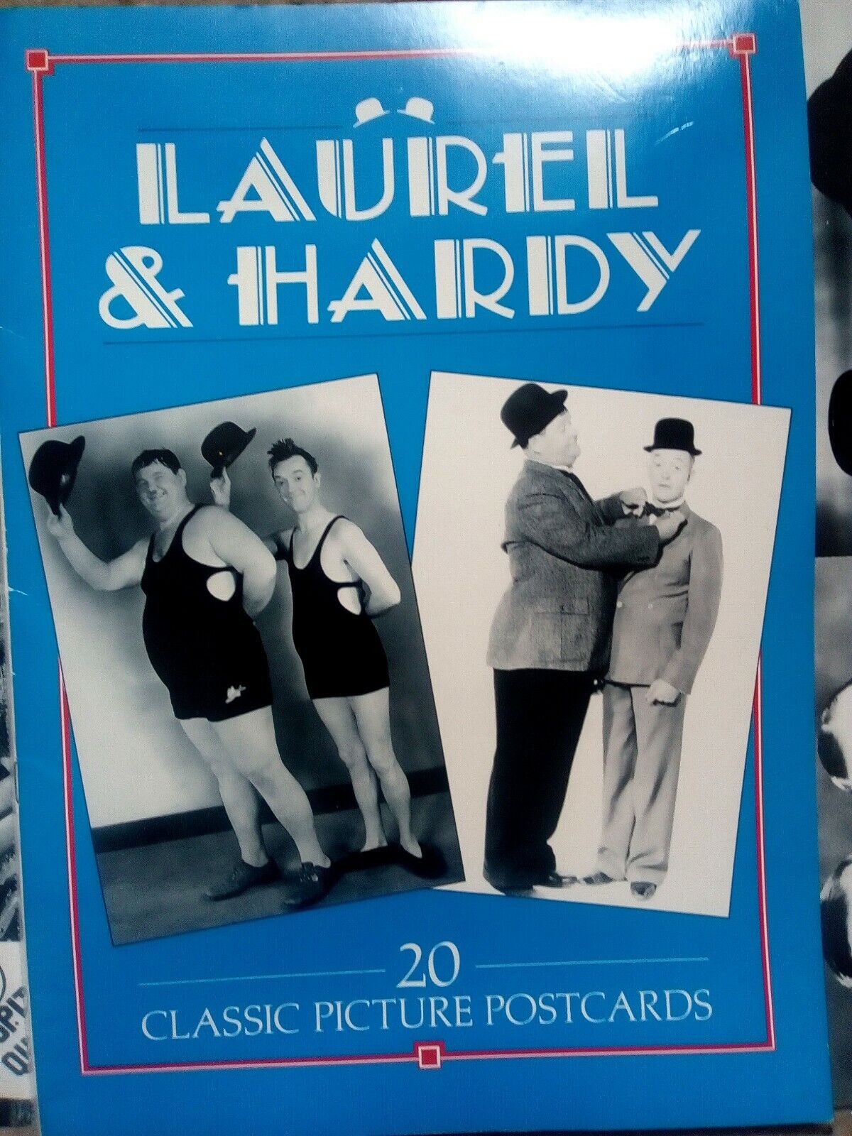 Laurel And Hardy 20 Classic Picture Postcards - Stan & Ollie vintage booklet