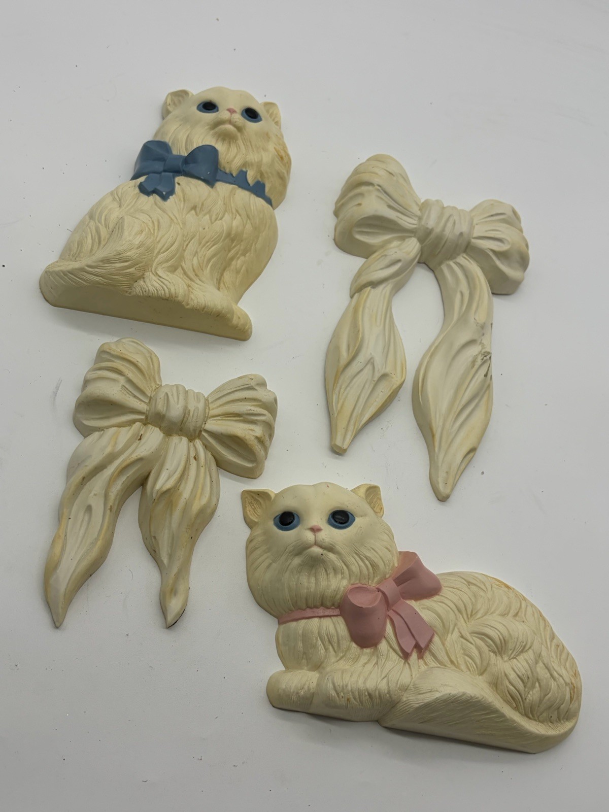 Vtg Homco White Cats Kitten Wall Decor Art Plaques Pink Blue And 2 Ribbon Bows Vtg Homco White Cats Kitten Wall Decor Art Plaques Pink Blue And 2 Ribbon Bows