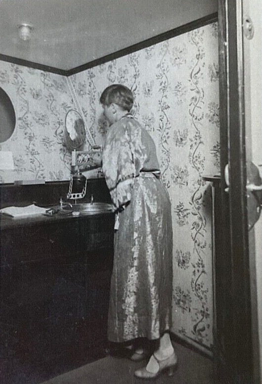 RARE GERMAN GRAF ZEPPELIN LZ-127 WOMEN'S WASHROOM PHOTOGRAPH LATE 1920's