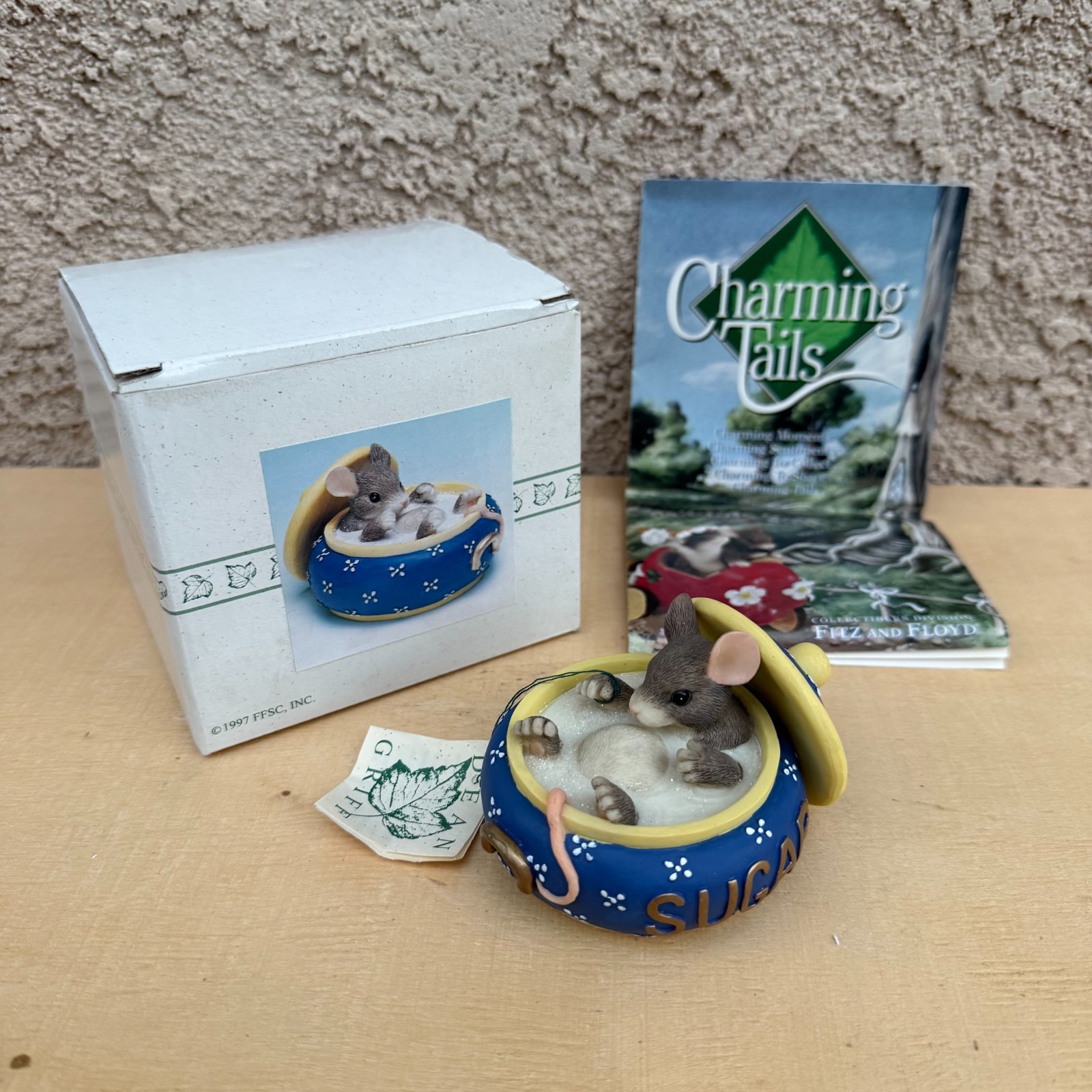 Fitz & Floyd Charming Tails You Couldn't Be Sweeter Mouse Sugar Bowl Figurine Fitz & Floyd Charming Tails You Couldn't Be Sweeter Mouse Sugar Bowl Figurine