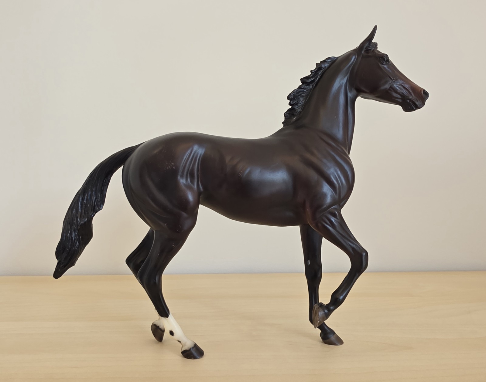 Breyer Traditional Model Horse ZENYATTA #1478 Lonesome Glory Dark Bay 2010-2015 Breyer Traditional Model Horse ZENYATTA #1478 Lonesome Glory Dark Bay 2010-2015