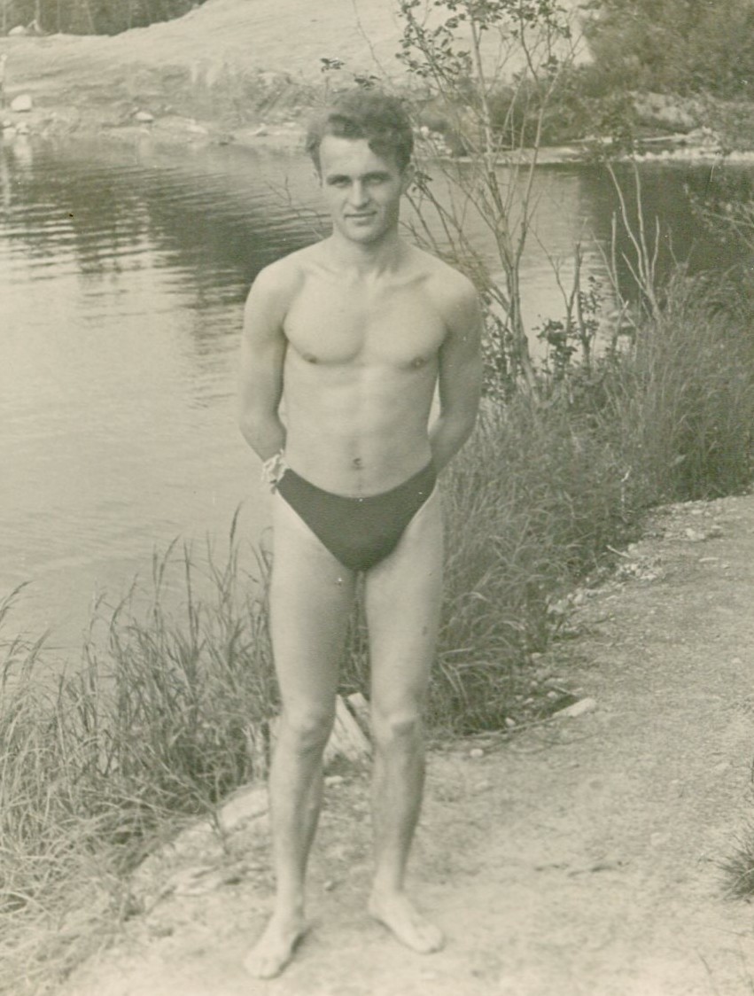 Shirtless Handsome young man speedo trunks bulge beach gay vintage photo