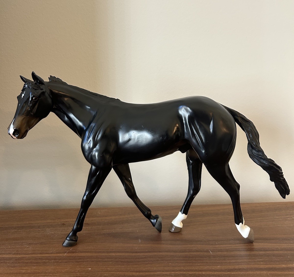 “WALTER” Sheryl Leisure Resin Traditional Model Horse “WALTER” Sheryl Leisure Resin Traditional Model Horse