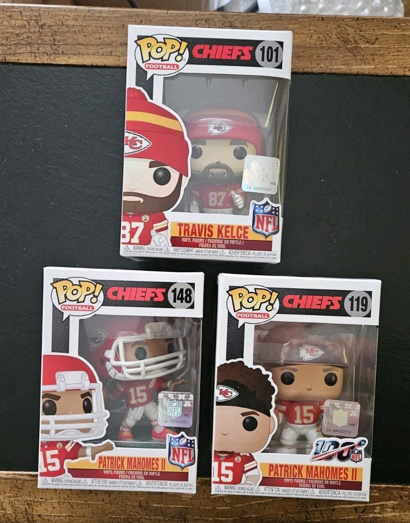 FUNKO POP-TRAVIS KELCE 101 and PATRICK MAHOMES 119-148 Soft Protectors-NEAR MT 