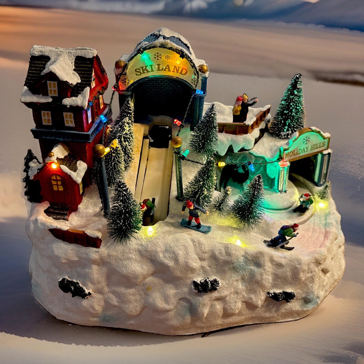ST NICHOLAS SQUARE HOLIDAY HILLS SKI RESORT LIGHT SOUND #14STXVH10 WORKS 100%