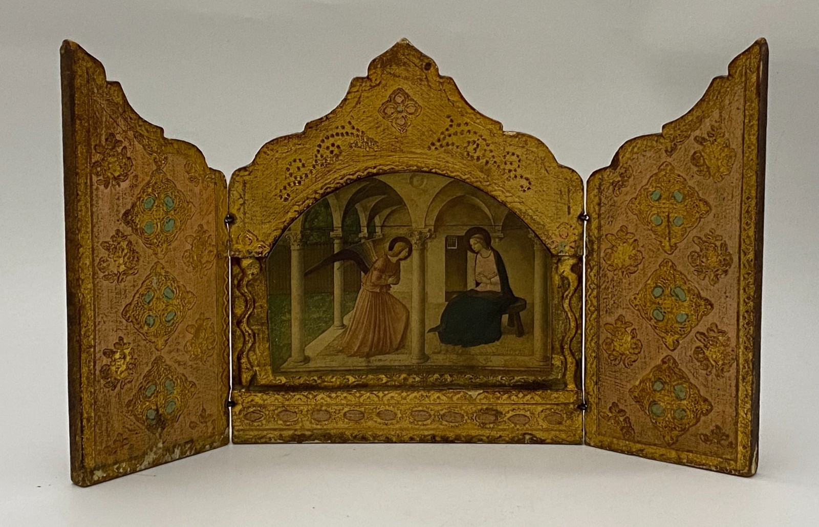 Vintage Italian Florentine Giltwood Triptych Altar Icon Angelico Annunciation Vintage Italian Florentine Giltwood Triptych Altar Icon Angelico Annunciation