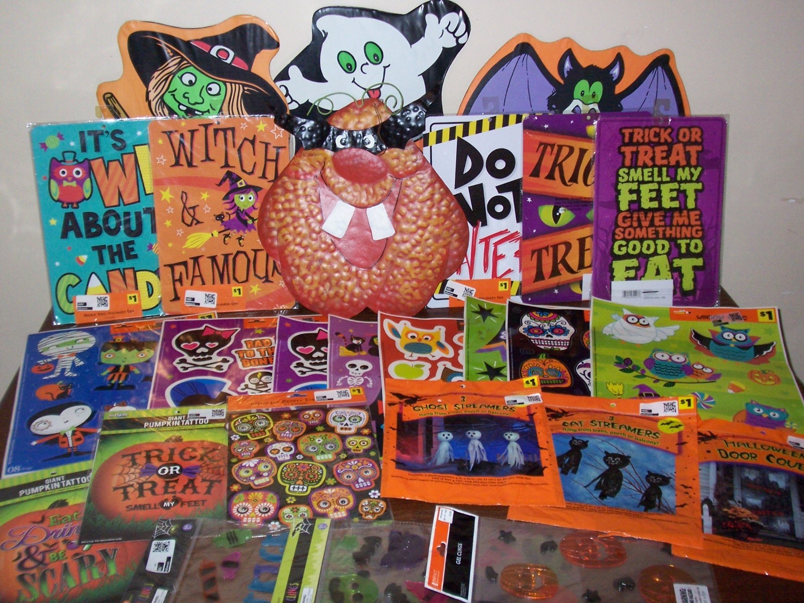Halloween kid friendly decor-window cling-hangers-diecut-door cover (26 pc) NEW Halloween kid friendly decor-window cling-hangers-diecut-door cover (26 pc) NEW