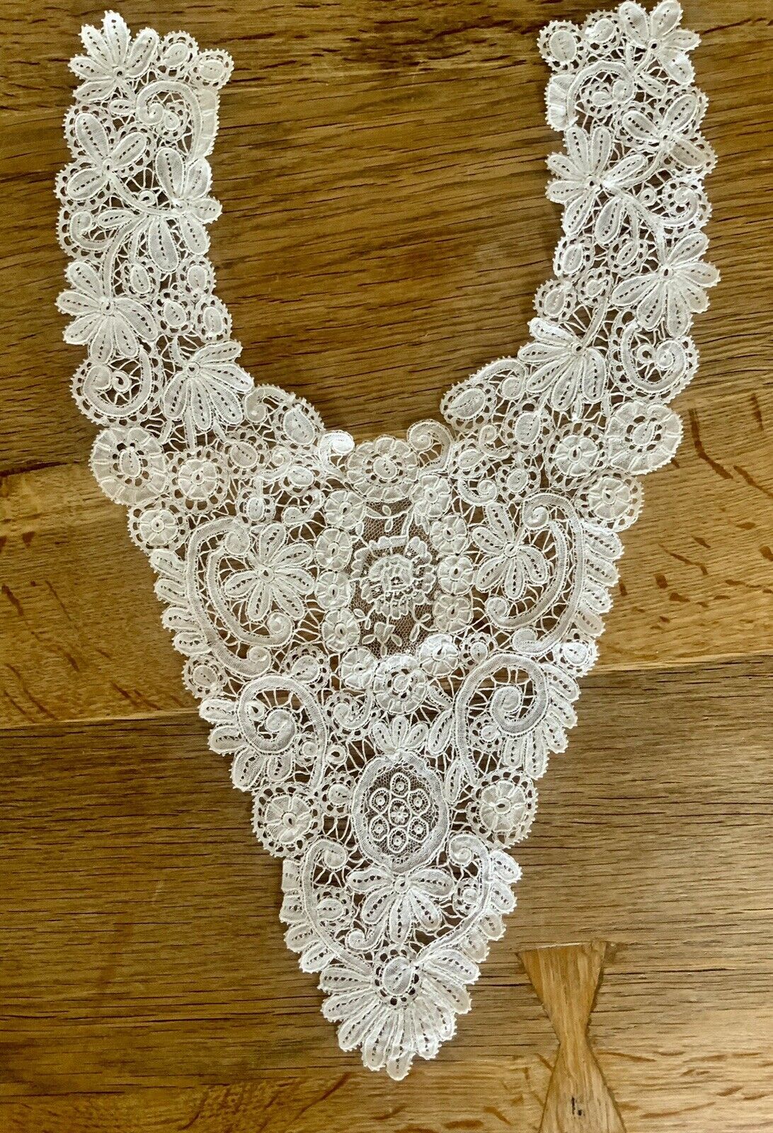 Antique Collar Cleavage - Handmade Lace - 1900 Edwardian Collar