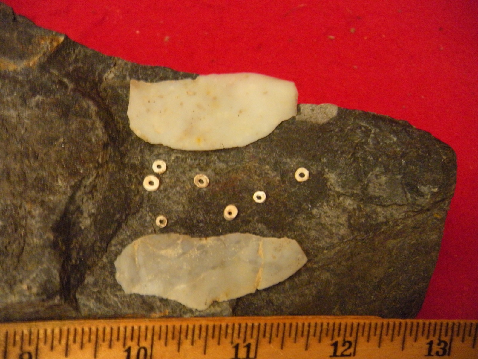 2 GENUINE HOPEWELL BLADELETS / 7  TINY BEADS – LICKING CO. OHIO – LICKING RIVER