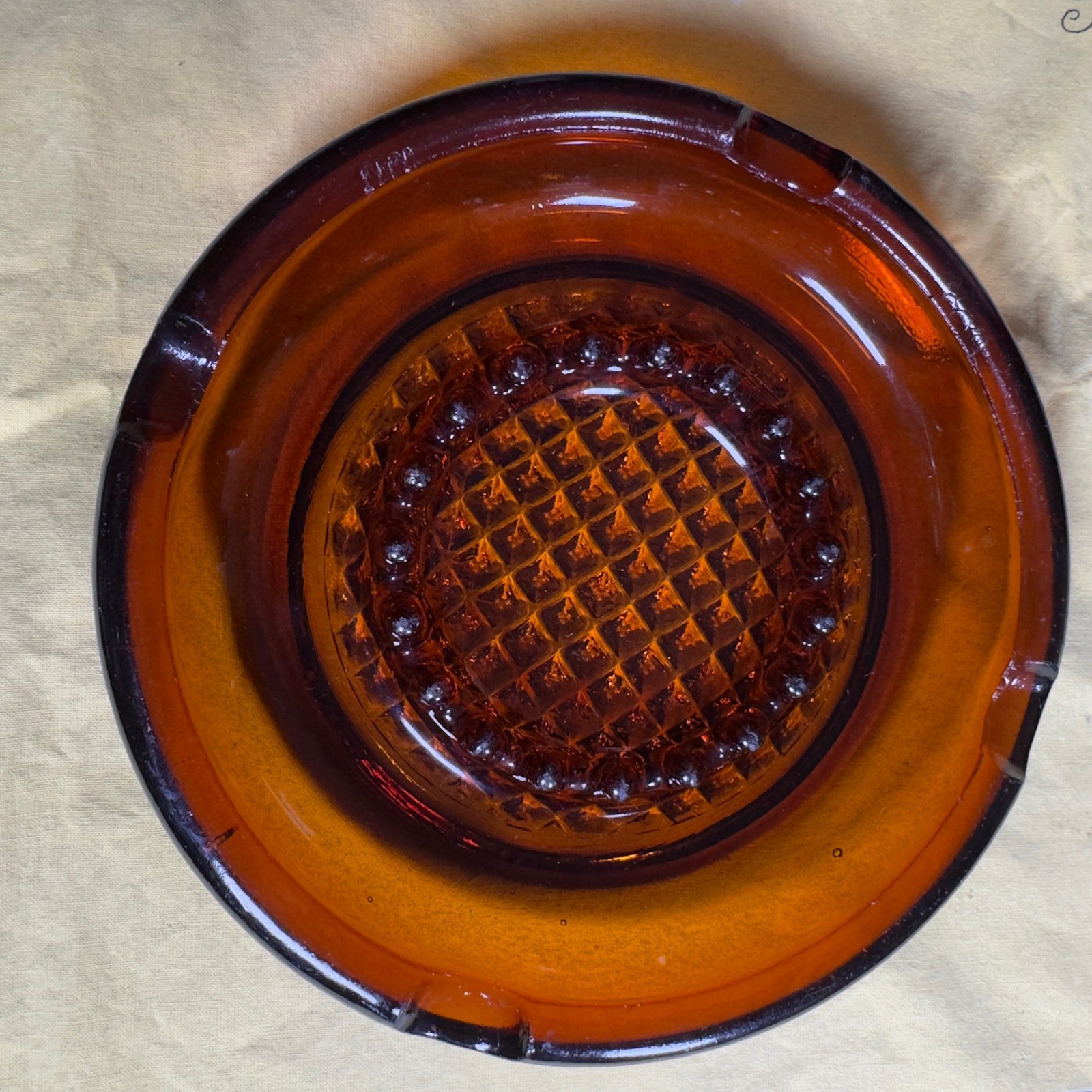 Vintage Amber Glass Ashtray Round Mid Century Modern Diamond Point 7.25 Inch Vintage Amber Glass Ashtray Round Mid Century Modern Diamond Point 7.25 Inch