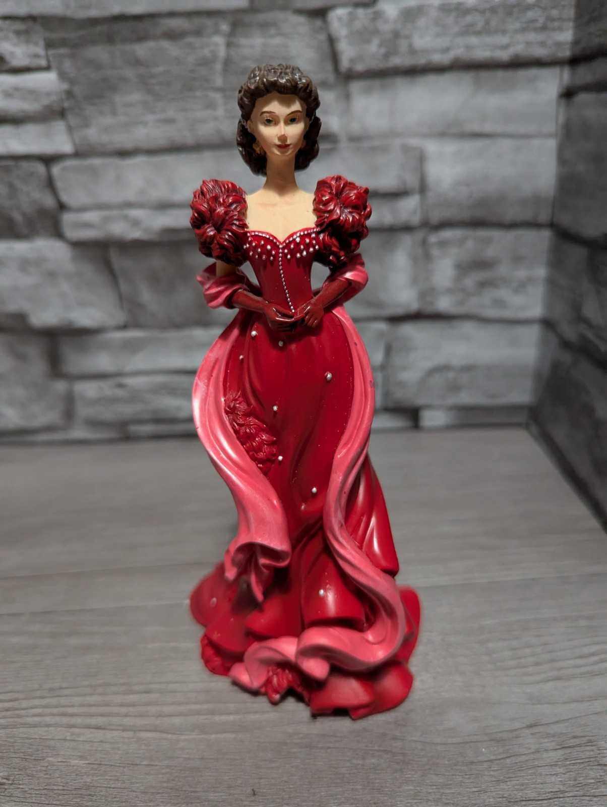 Hamilton Gone With Wind Dixieland Diva Oh-So Scarlett Collection 7.25 Hamilton Gone With Wind Dixieland Diva Oh-So Scarlett Collection 7.25