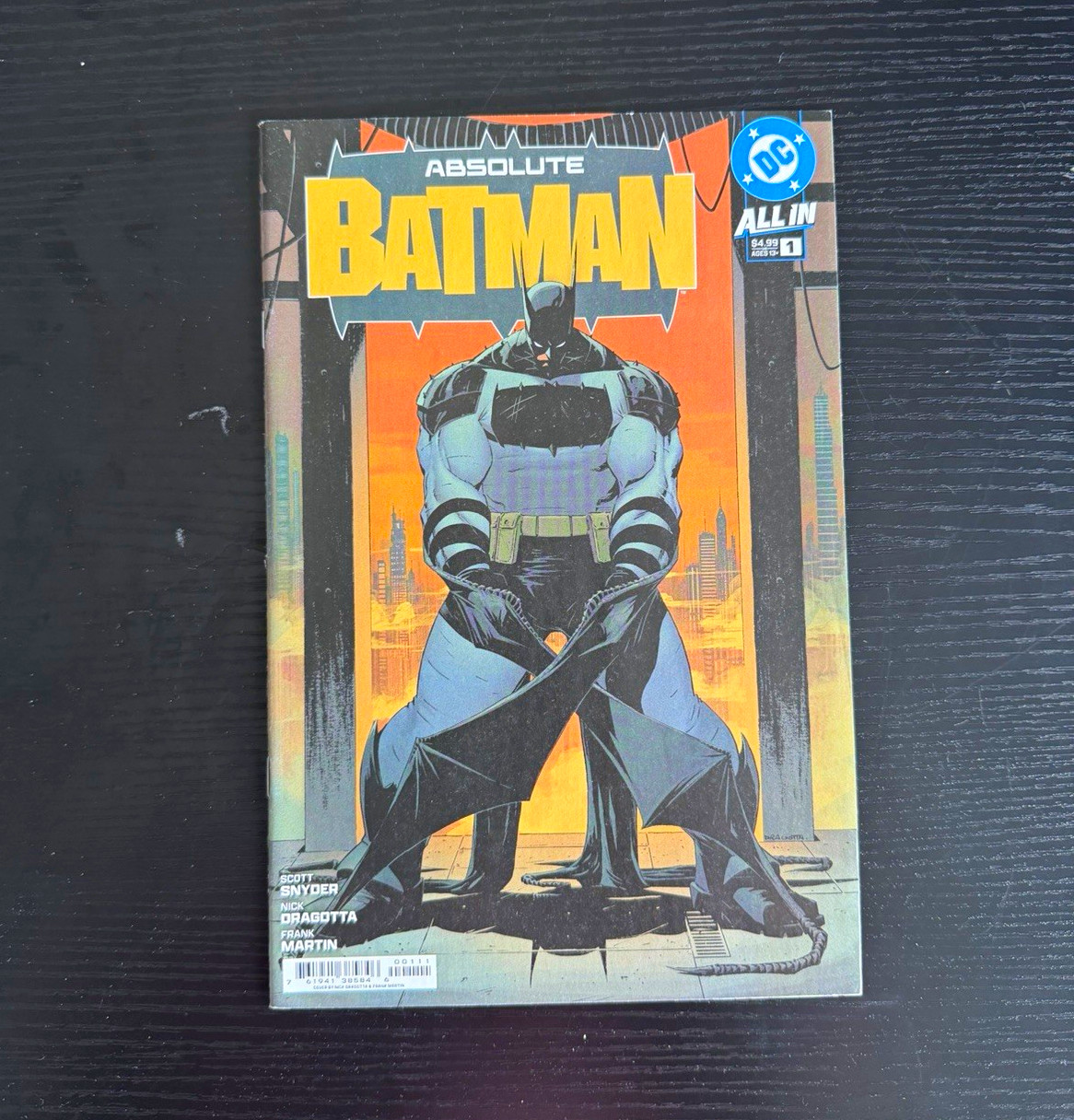 DC Comics Absolute Batman #1 Single Issue - Scott Snyder, Nick Dragotta DC Comics Absolute Batman #1 Single Issue - Scott Snyder, Nick Dragotta