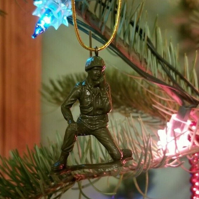 Set of Toy Soldiers Military Army Marines Figure Ornament Green or Tan men