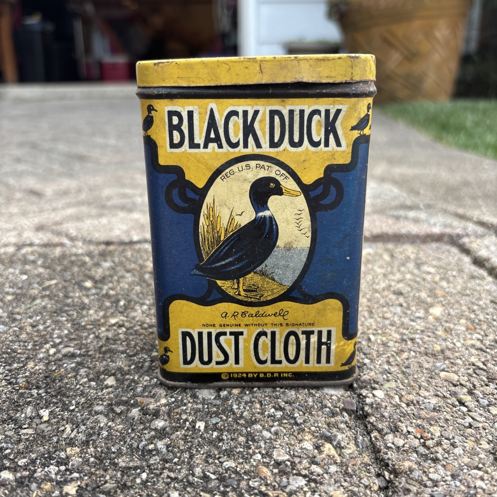 EXTREMELY RARE Vintage Black Duck Dust Cloth Tin EXTREMELY RARE Vintage Black Duck Dust Cloth Tin