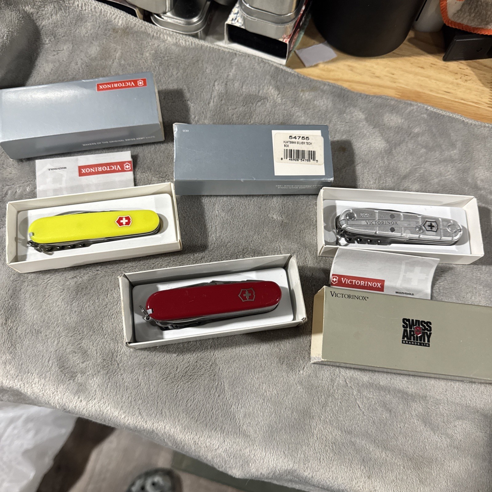 Victorinox  Swiss Army knifes lot of 3 Stay glow Swiss clamp Huntsman silver 