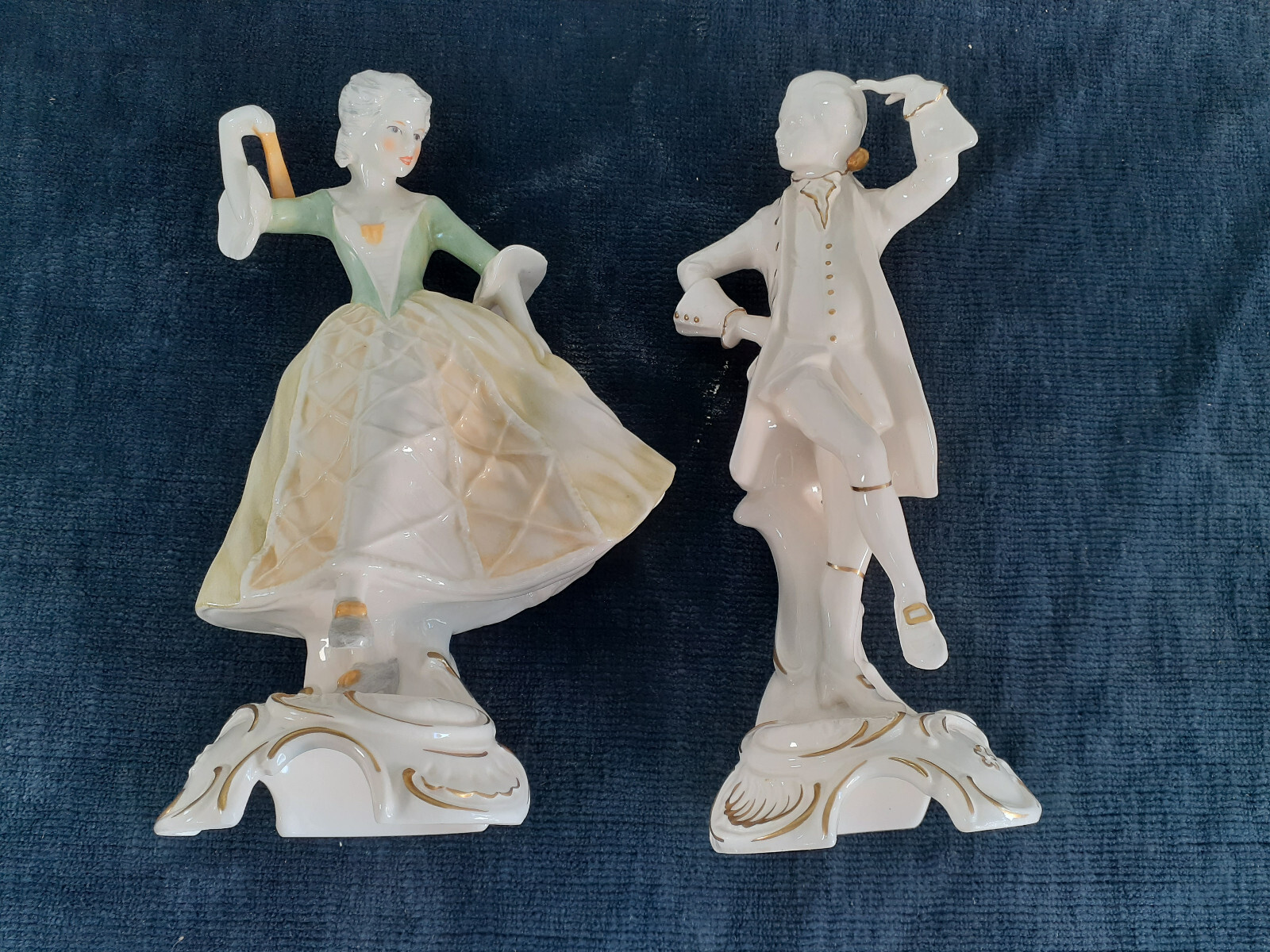 Vintage Goebel/Hummel Figurines, 8\ Vintage Goebel/Hummel Figurines, 8\