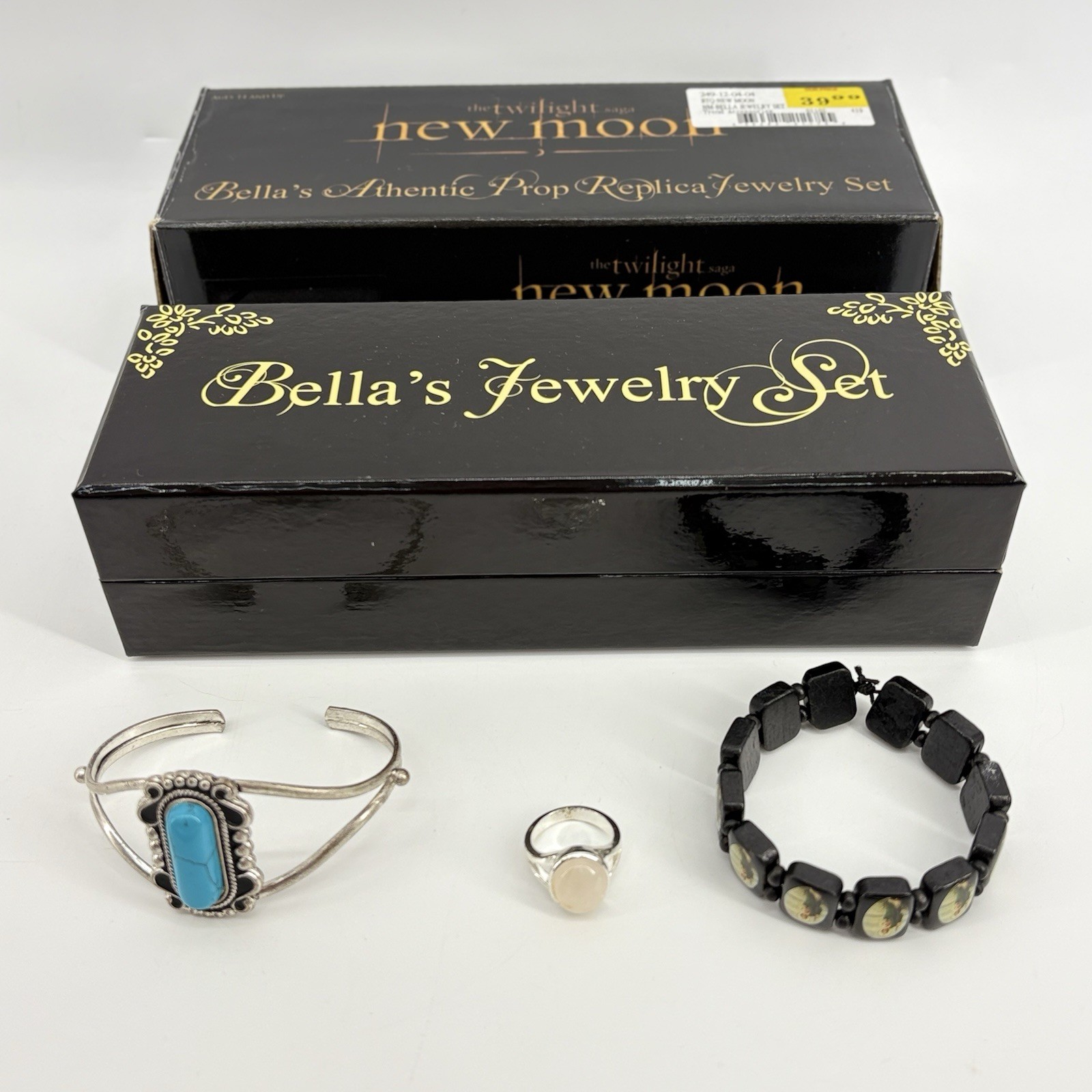 NECA TWILIGHT SAGA NEW MOON BELLA'S AUTHENTIC PROP REPLICA JEWELRY SET RARE USED NECA TWILIGHT SAGA NEW MOON BELLA'S AUTHENTIC PROP REPLICA JEWELRY SET RARE USED