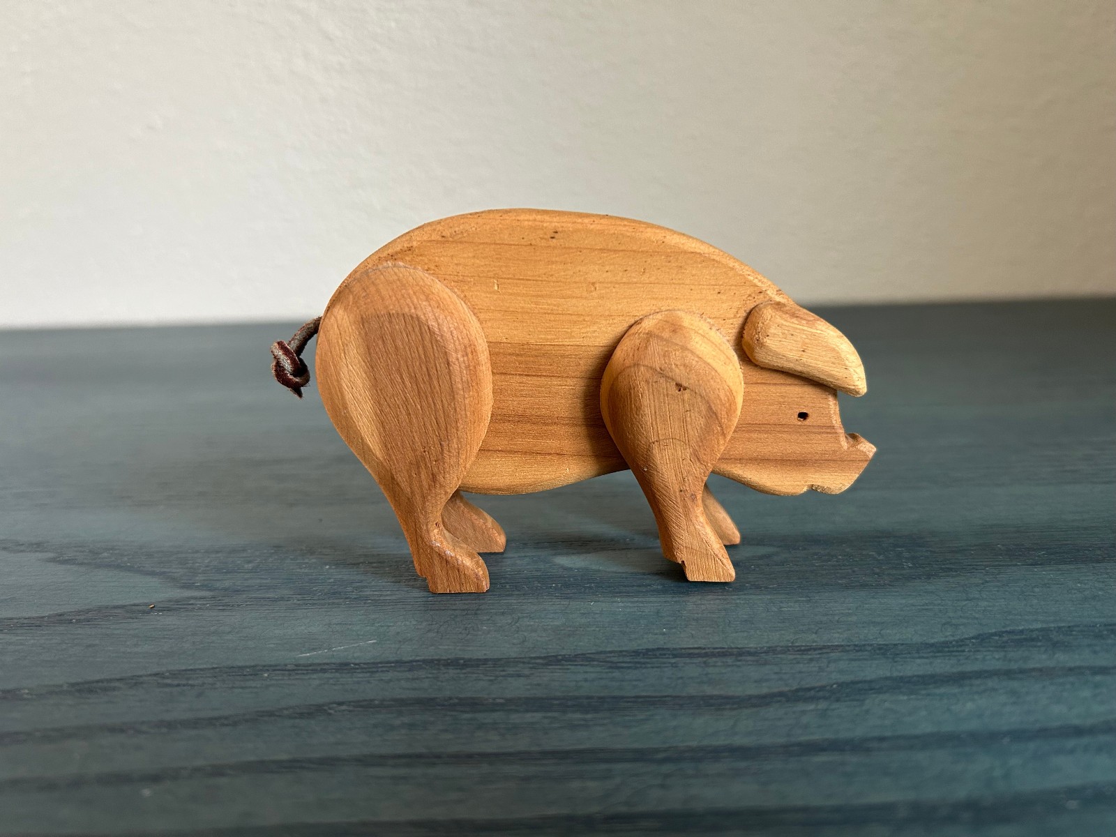Vintage Hand Carved Wooden Pig Figurine Cedar Rustic Farmhouse Artisan Crafted Vintage Hand Carved Wooden Pig Figurine Cedar Rustic Farmhouse Artisan Crafted