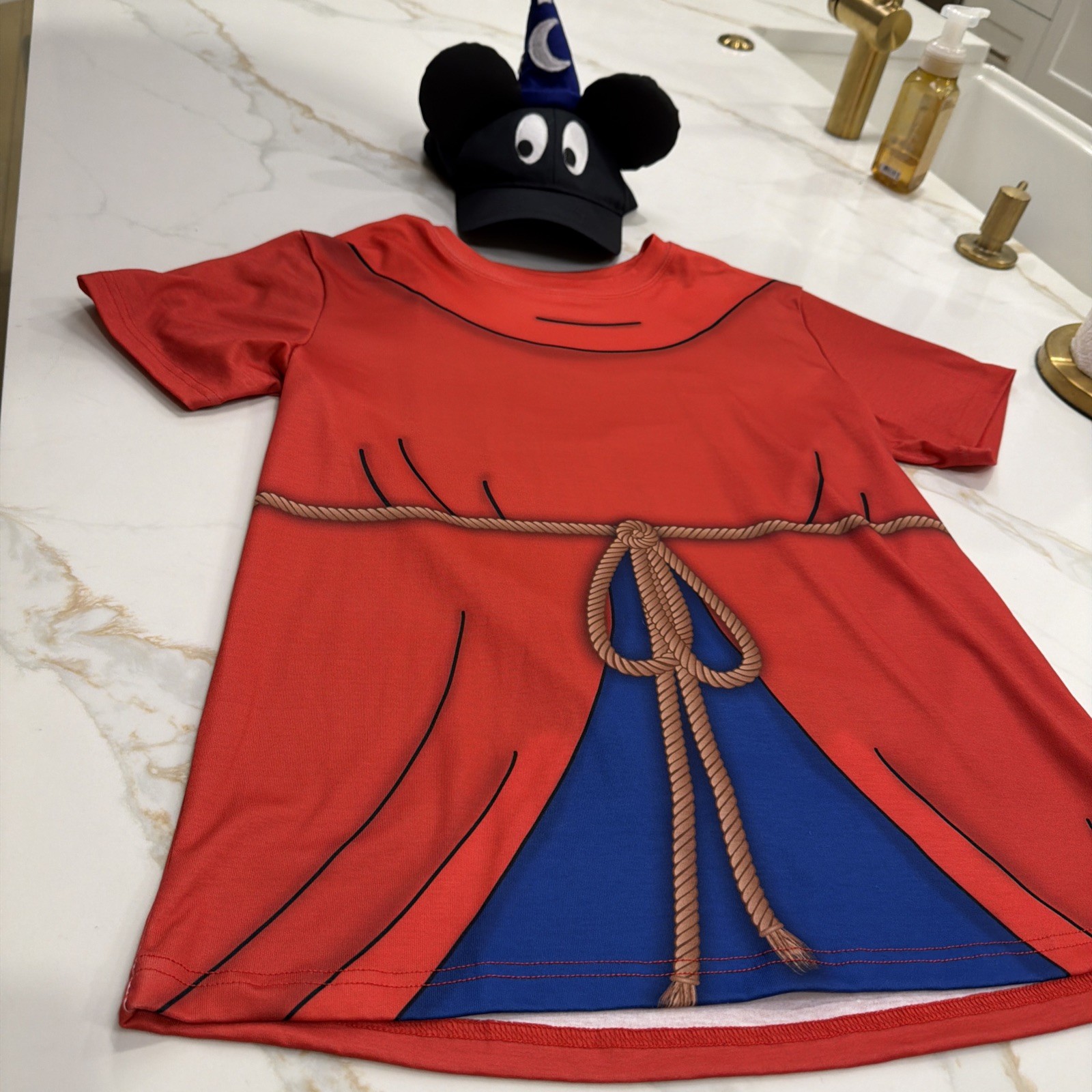 NEW- Men’s Disney Sorcerer Running Costume/Halloween. Shirt And Hat. Size Large. NEW- Men’s Disney Sorcerer Running Costume/Halloween. Shirt And Hat. Size Large.