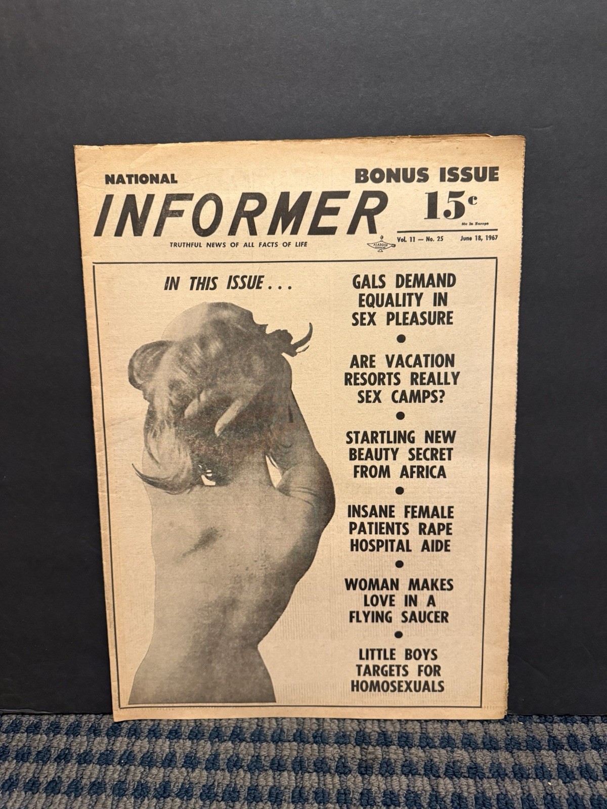 1967 June 18th National Informer Newspaper,  Gals Demand Equality   (VRN10K)