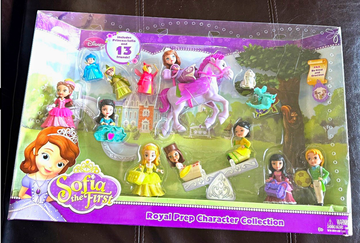 Disney Sofia the First Royal Prep Collection 2013 Princess Sofia & 13 Friends Disney Sofia the First Royal Prep Collection 2013 Princess Sofia & 13 Friends