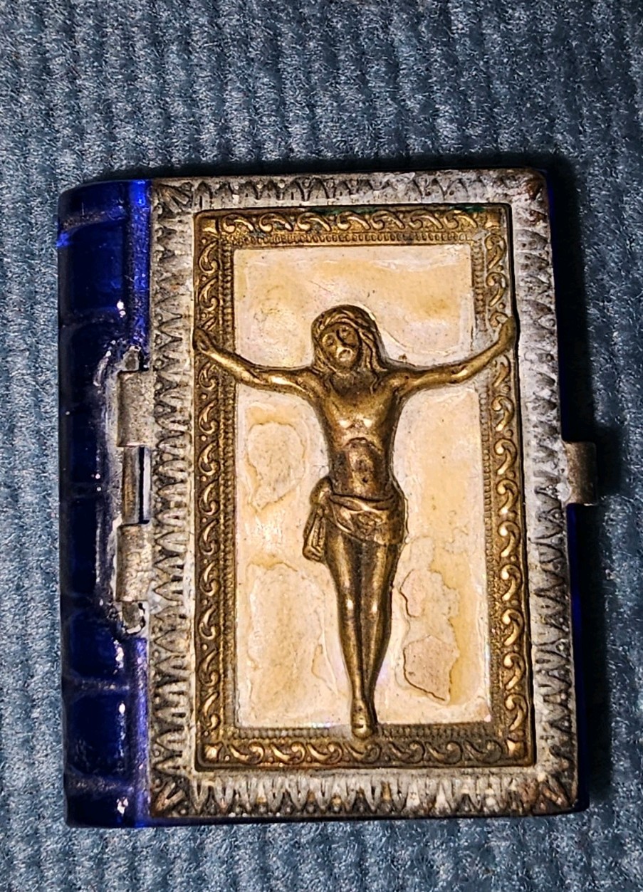 Beautiful Antique Silver And Gold Plated Rosary Case With Blue Glass Beautiful Antique Silver And Gold Plated Rosary Case With Blue Glass