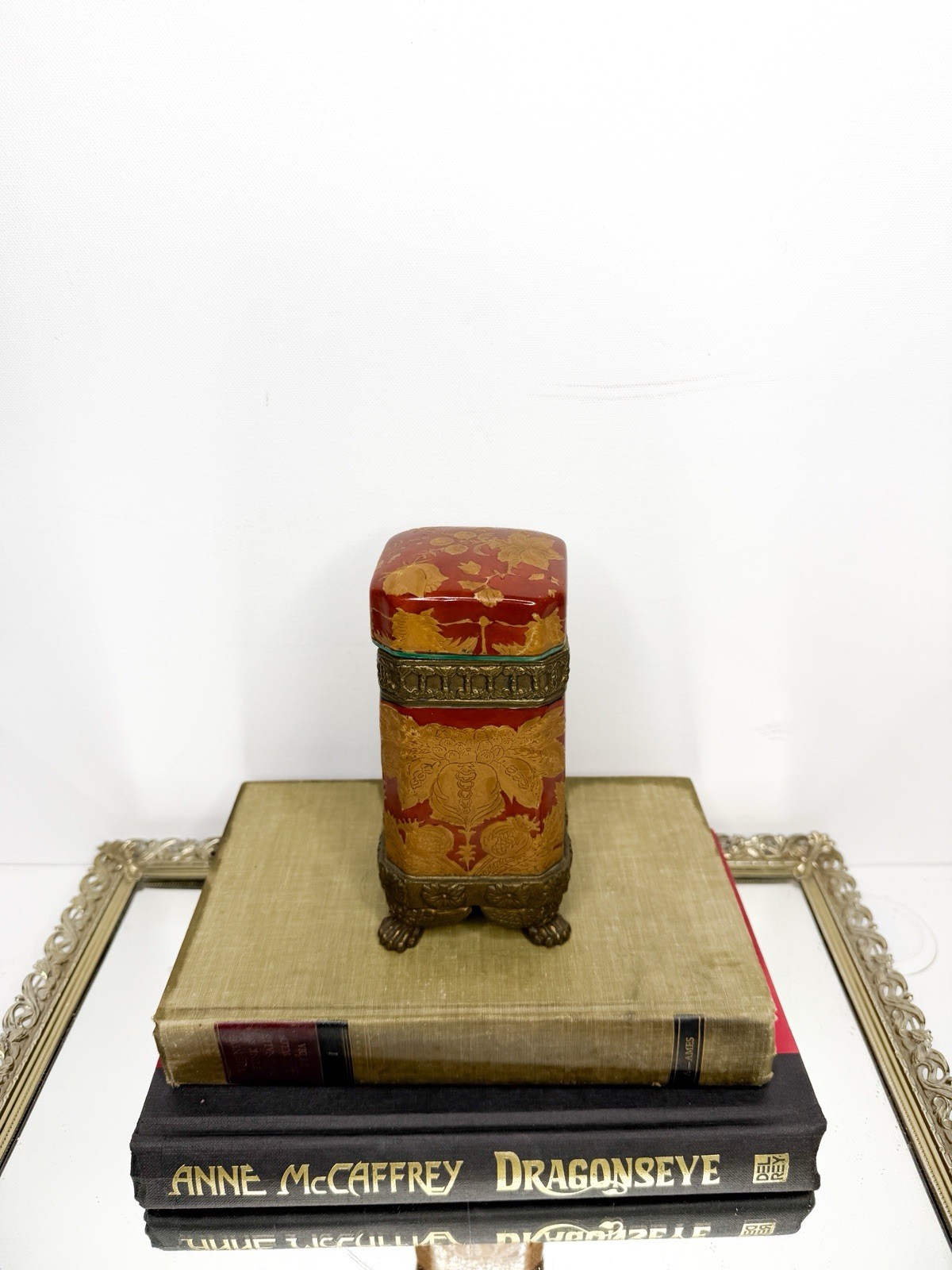 Incredible Antique Wong Lee Porcelain Box with Bronze Lid – WL 1895 Marked Incredible Antique Wong Lee Porcelain Box with Bronze Lid – WL 1895 Marked