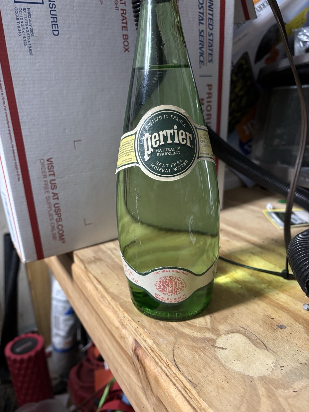 ⭐️Factory Sealed Vintage 1970’s-1980’s Water Bottle France Perrier 23 Fl. Oz ⭐️Factory Sealed Vintage 1970’s-1980’s Water Bottle France Perrier 23 Fl. Oz