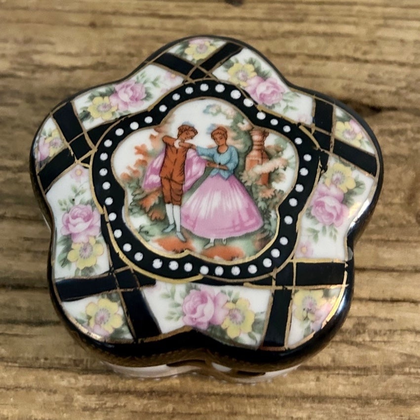 Vrg Cloisonne Gilded Floral Flower Shaped Ceramic Trinket Box Victorian Couple