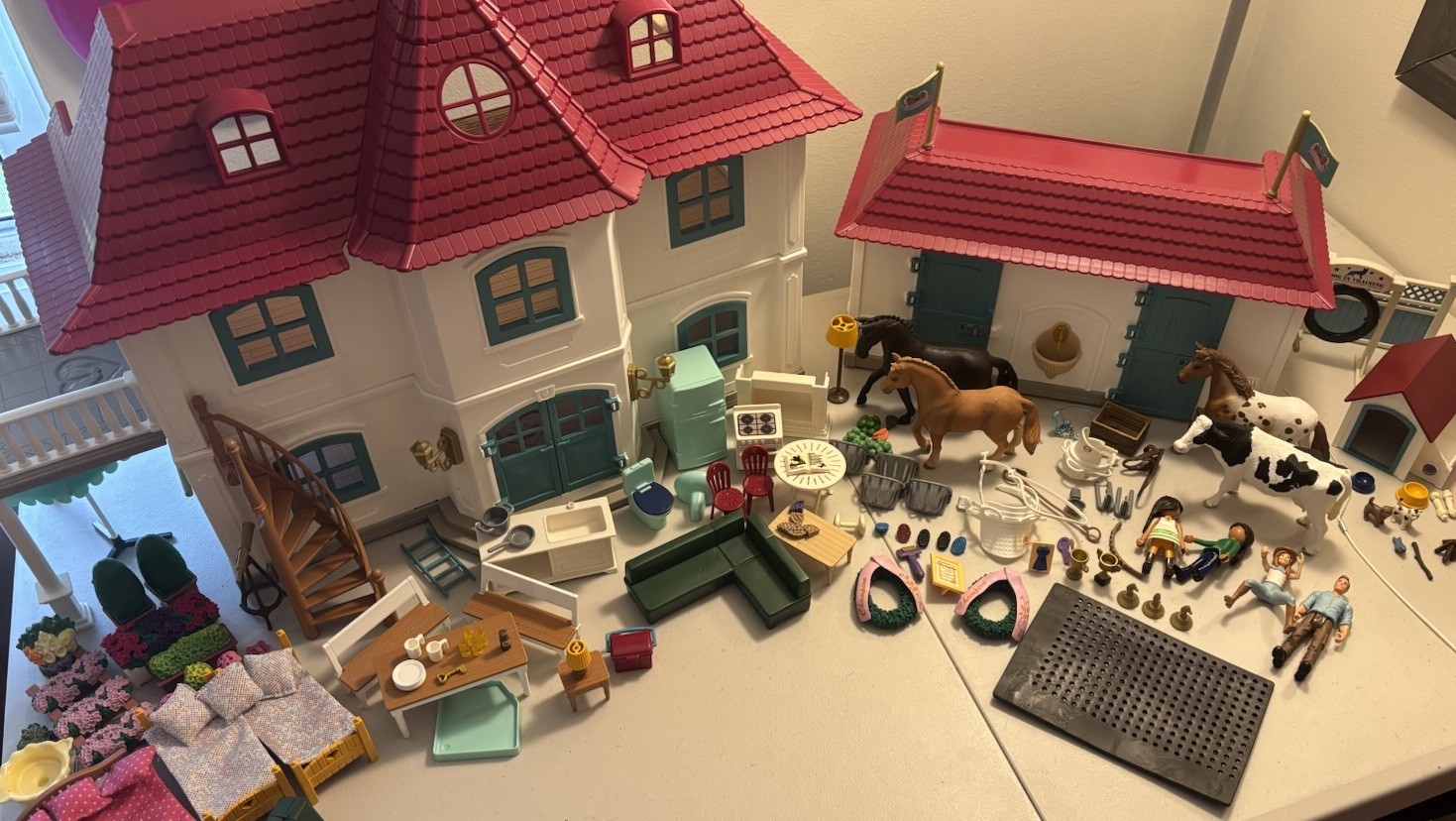 LOT Schleich Horse Club Lakeside Country House Plus Other Mixed Sets PICS & READ LOT Schleich Horse Club Lakeside Country House Plus Other Mixed Sets PICS & READ