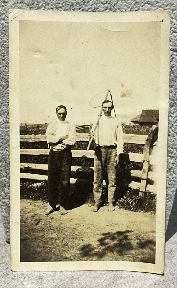 1920s Photo Barefoot Farm Workers Rustic Fence Rural Vintage Snapshot 1920s Photo Barefoot Farm Workers Rustic Fence Rural Vintage Snapshot