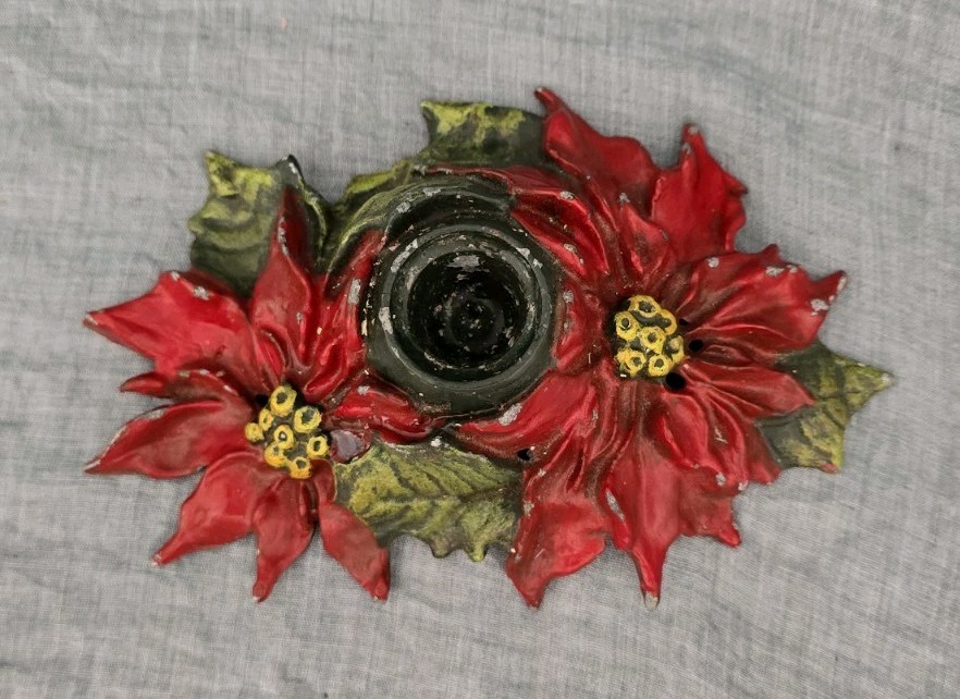Cast Iron c1922 Poinsettia Christmas Iron Candle Holder Red Green Single Cup 6 Cast Iron c1922 Poinsettia Christmas Iron Candle Holder Red Green Single Cup 6