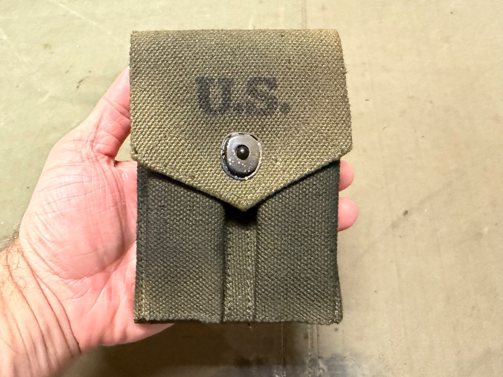 WWII US ARMY M1911 M1911M1942 .45 PISTOL AMMO POUCH- AGED WEATHERED FOR FILM USE WWII US ARMY M1911 M1911M1942 .45 PISTOL AMMO POUCH- AGED WEATHERED FOR FILM USE