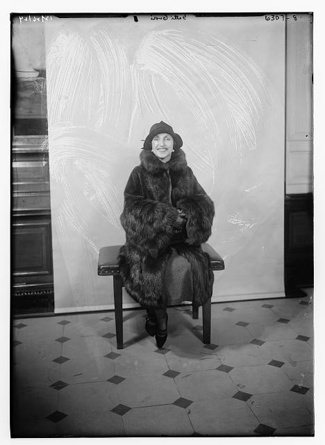 Photo:Amelita Galli-Curci 1920s Fur Coat Portrait Opera Singer