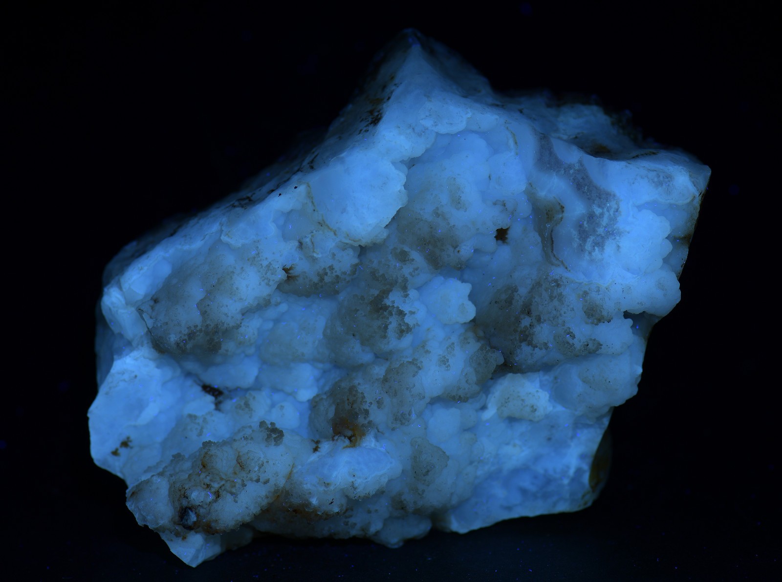 Graveyard Point Agate, large, fluorescent. Malheur, Oregon. 891 grams. Graveyard Point Agate, large, fluorescent. Malheur, Oregon. 891 grams.