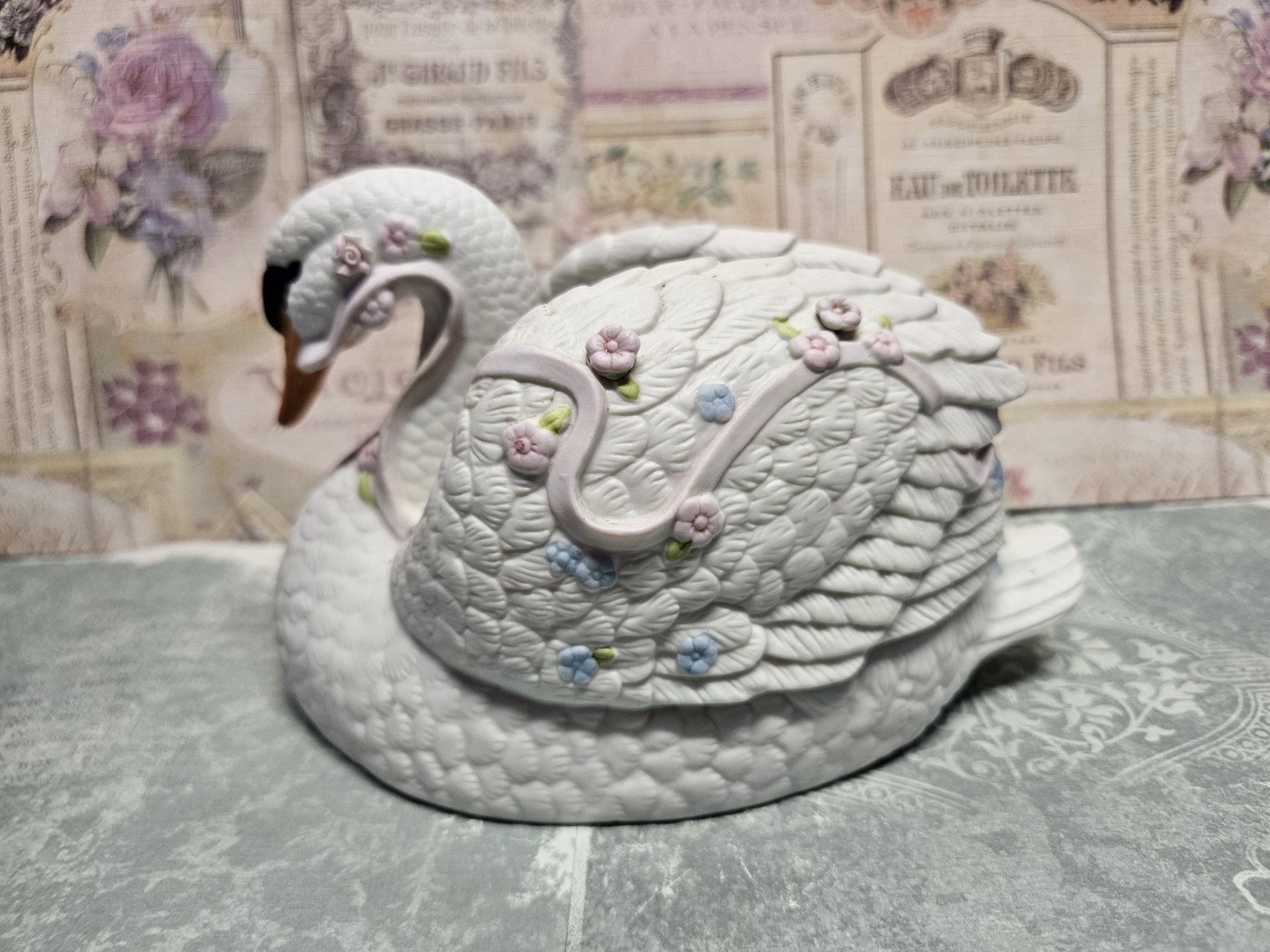 Vintage 1986 Enesco Porcelain Swan Music Box Plays Swan Lake Pastel Flowers Vintage 1986 Enesco Porcelain Swan Music Box Plays Swan Lake Pastel Flowers