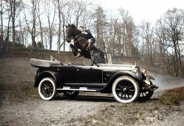 1923 Race Horse Tipperary Jumping Over Car – Vintage Historic Photos Set 1923 Race Horse Tipperary Jumping Over Car – Vintage Historic Photos Set