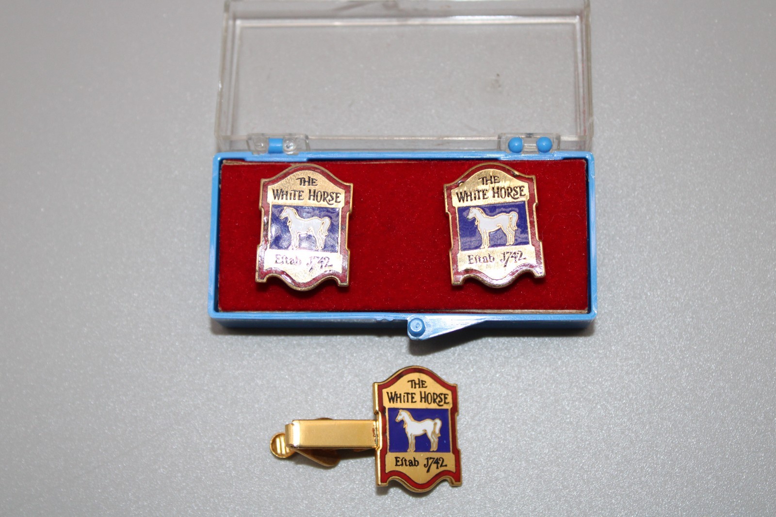 Vintage 1960s White House Scotch Whisky Cufflinks Tie Clip Set Pat 2920363 Vintage 1960s White House Scotch Whisky Cufflinks Tie Clip Set Pat 2920363