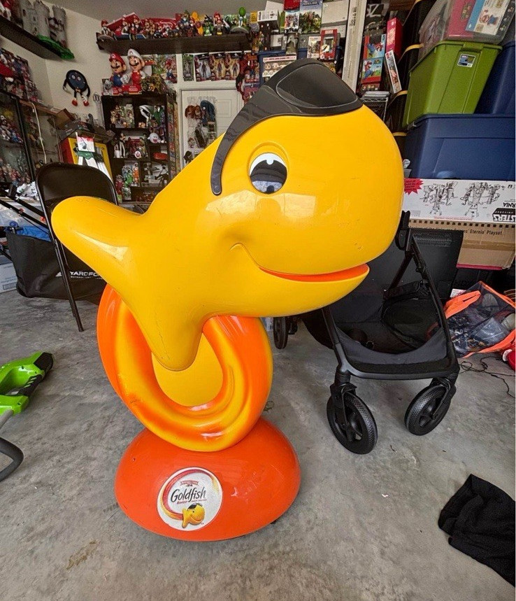 Pepperidge Farm life-size Goldfish Rare store display vintage 2012