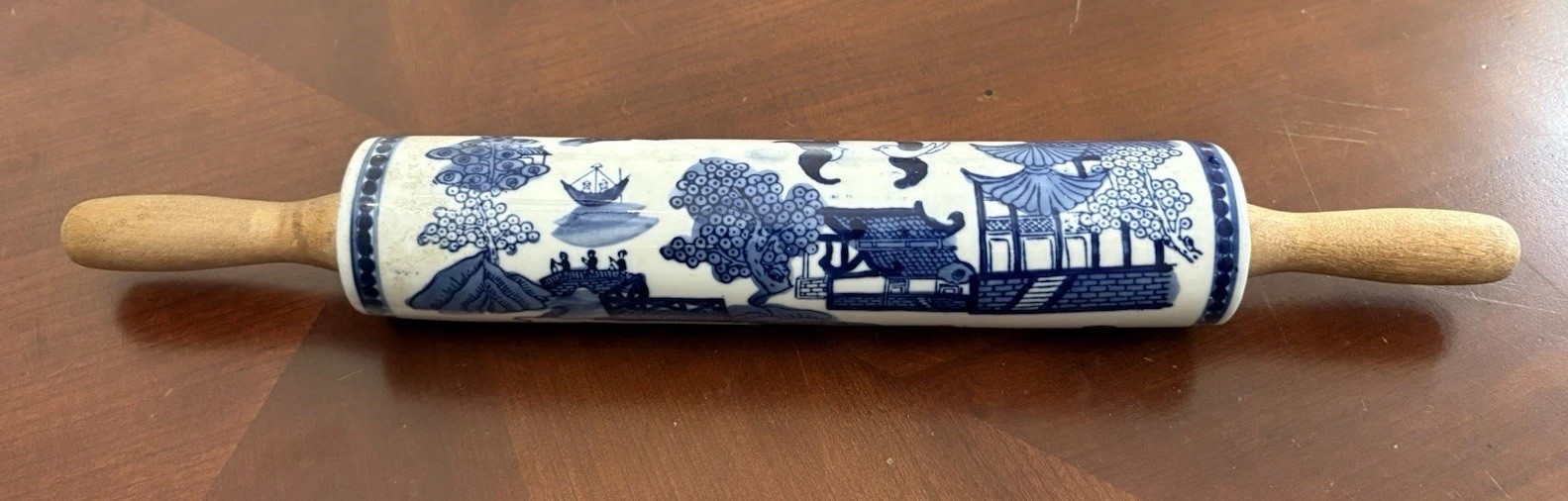 Vintage Blue Willow Ceramic And Wood Rolling Pin Chinoiserie Pagoda Landscape Vintage Blue Willow Ceramic And Wood Rolling Pin Chinoiserie Pagoda Landscape