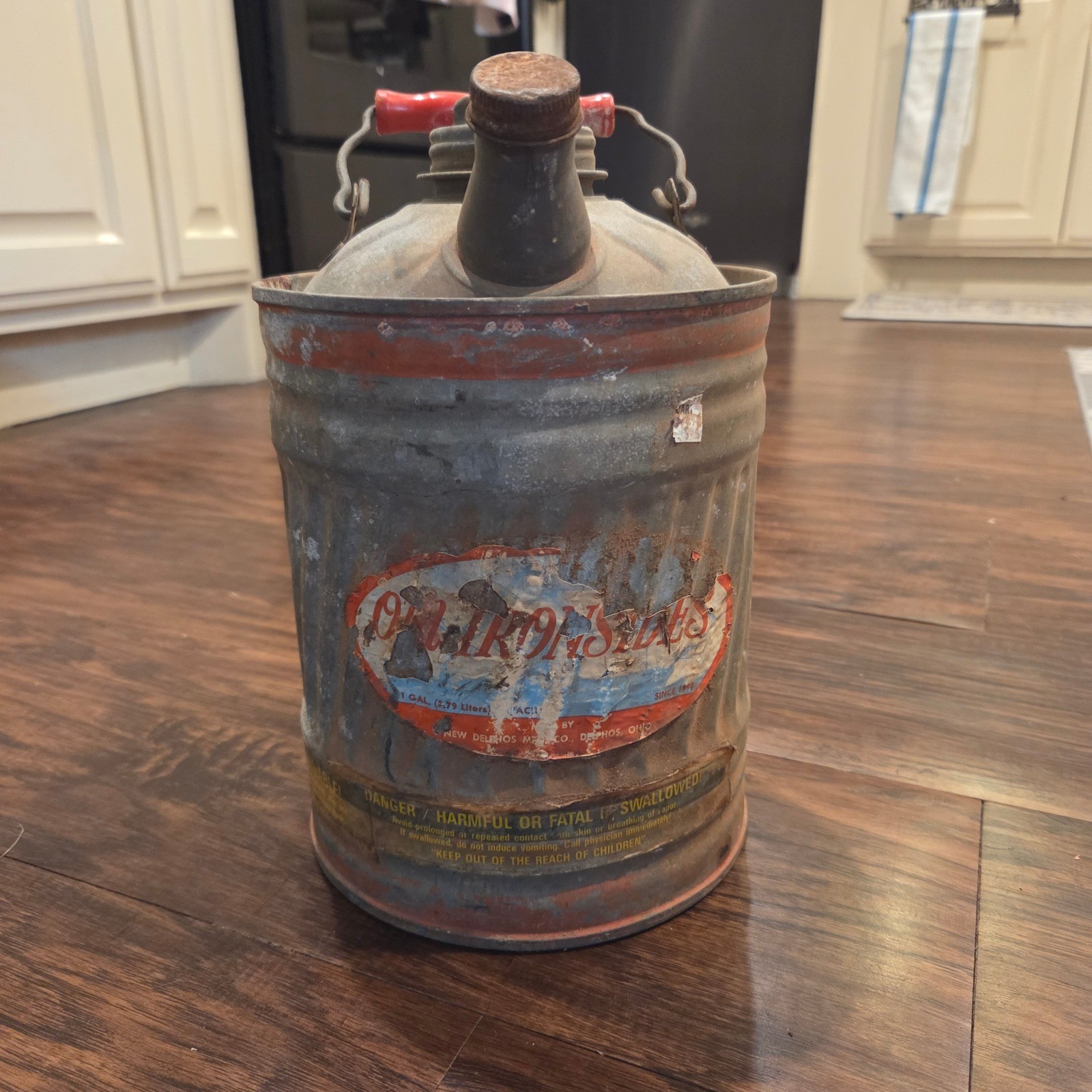 Vintage Delphos Old Ironsides 1 Gallon Galvanized Gas Can Red Wood Handle Ohio Vintage Delphos Old Ironsides 1 Gallon Galvanized Gas Can Red Wood Handle Ohio