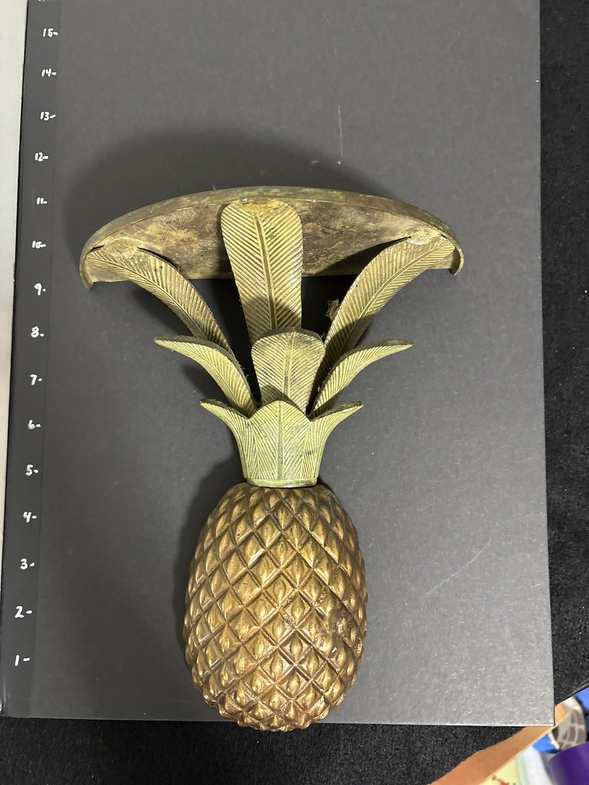 Vintage Hollywood Regency-style Brads Cast Metal Pineapple Wall Shelf Gold Gilt Vintage Hollywood Regency-style Brads Cast Metal Pineapple Wall Shelf Gold Gilt