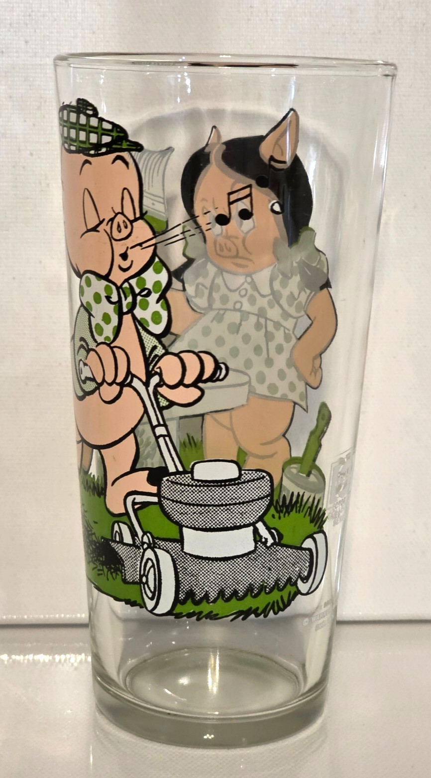 Vintage 1976 Porky Pig & Petunia Pig Pepsi Glass Action Series - Excellent Vintage 1976 Porky Pig & Petunia Pig Pepsi Glass Action Series - Excellent
