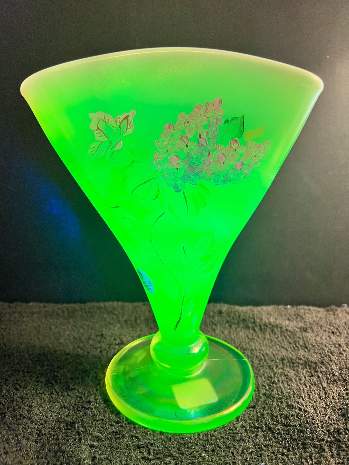 Fenton Topaz Opalescent Limited Ed Historic Collection Fan Vase 9550 TP (Glows)