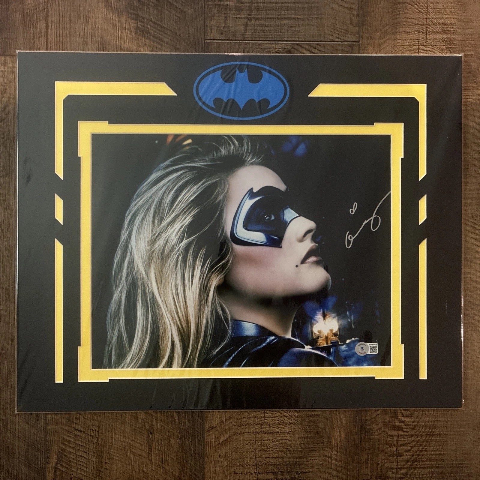 Alicia Silverstone “Batgirl” Autograph Beckett COA Alicia Silverstone “Batgirl” Autograph Beckett COA