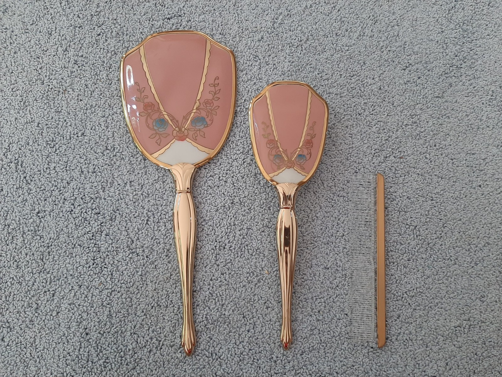 Vtg 1950s 3 Piece Vanity Set Mirror Brush Comb Gold and Pink - Original Box -NIB Vtg 1950s 3 Piece Vanity Set Mirror Brush Comb Gold and Pink - Original Box -NIB